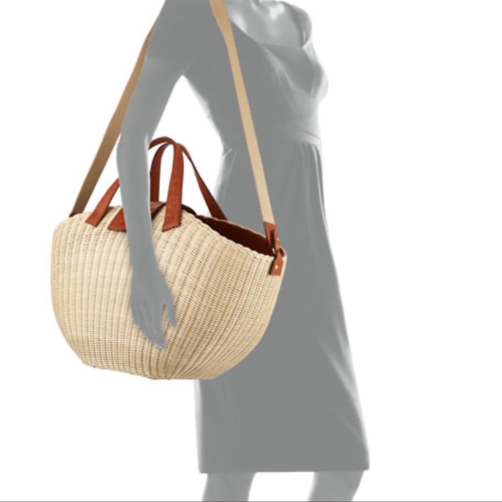 Gorgeous Parisian style wicker/alligator leather tote. Nancy Gonzales.